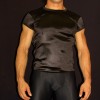 Polera satin elasticada para Hombre. Manga extra corta