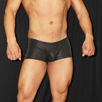 Boxer masculino hecho de eco-cuero