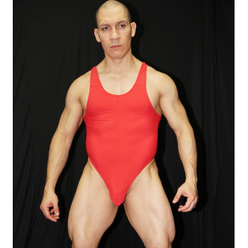 Venta en linea de Body  Sutien Rojo, para que no se marque bajo tu jeans, visto de pie de frente
